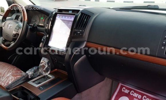 Buy Import Toyota Land Cruiser White Car in Import - Dubai in Adamawa Buy Import Toyota Land Cruiser White Car in Import - Dubai in Adamawa