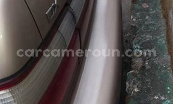 Sayi Na hannu Toyota Corolla Sauran Mota in Yaounde a Babban Kamaru Sayi Na hannu Toyota Corolla Sauran Mota in Yaounde a Babban Kamaru