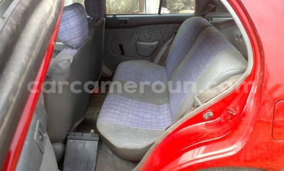 Sayi Na hannu Toyota Starlet Red Mota in Yaounde a Babban Kamaru Sayi Na hannu Toyota Starlet Red Mota in Yaounde a Babban Kamaru