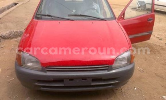 Sayi Na hannu Toyota Starlet Red Mota in Yaounde a Babban Kamaru Sayi Na hannu Toyota Starlet Red Mota in Yaounde a Babban Kamaru