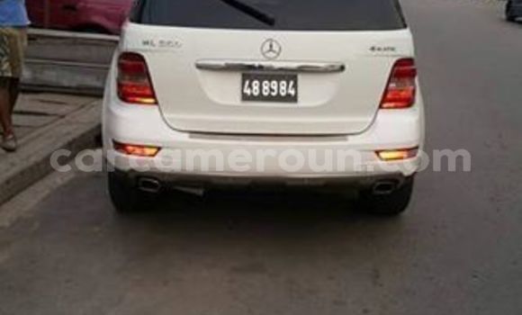 Sayi Na hannu Mercedes‒Benz ML–Class White Mota in Yaounde a Babban Kamaru Sayi Na hannu Mercedes‒Benz ML–Class White Mota in Yaounde a Babban Kamaru