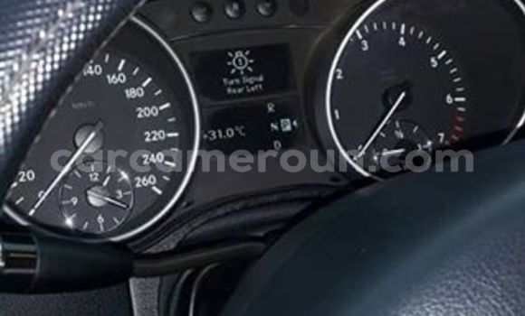 Sayi Na hannu Mercedes‒Benz ML–Class White Mota in Yaounde a Babban Kamaru Sayi Na hannu Mercedes‒Benz ML–Class White Mota in Yaounde a Babban Kamaru