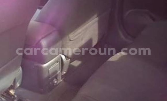 Sayi Na hannu Toyota Avensis Blue Mota in Yaounde a Babban Kamaru Sayi Na hannu Toyota Avensis Blue Mota in Yaounde a Babban Kamaru