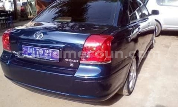 Sayi Na hannu Toyota Avensis Blue Mota in Yaounde a Babban Kamaru Sayi Na hannu Toyota Avensis Blue Mota in Yaounde a Babban Kamaru
