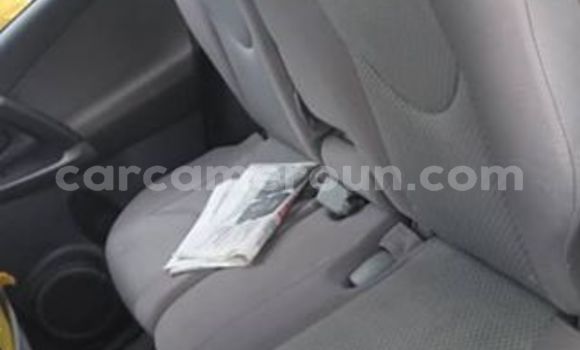 Sayi Na hannu Toyota RAV4 Black Mota in Yaounde a Babban Kamaru Sayi Na hannu Toyota RAV4 Black Mota in Yaounde a Babban Kamaru