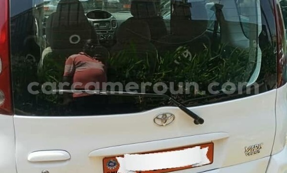 Sayi Na hannu Toyota Verso White Mota in Yaounde a Babban Kamaru Sayi Na hannu Toyota Verso White Mota in Yaounde a Babban Kamaru