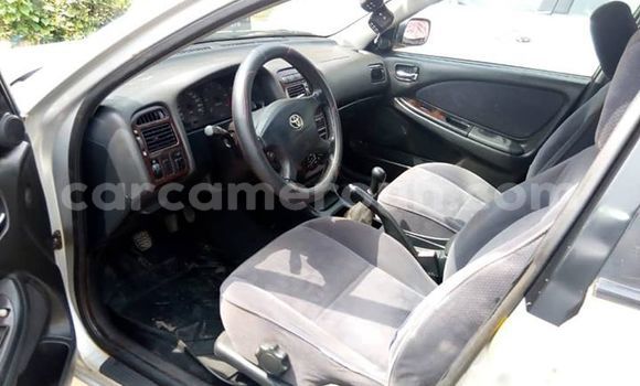 Sayi Na hannu Toyota Avensis Azurfa Mota in Yaounde a Babban Kamaru Sayi Na hannu Toyota Avensis Azurfa Mota in Yaounde a Babban Kamaru