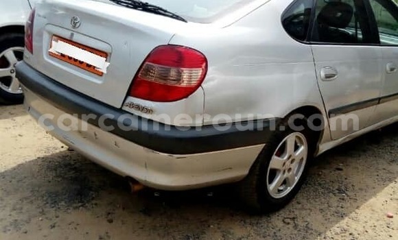 Sayi Na hannu Toyota Avensis Azurfa Mota in Yaounde a Babban Kamaru Sayi Na hannu Toyota Avensis Azurfa Mota in Yaounde a Babban Kamaru