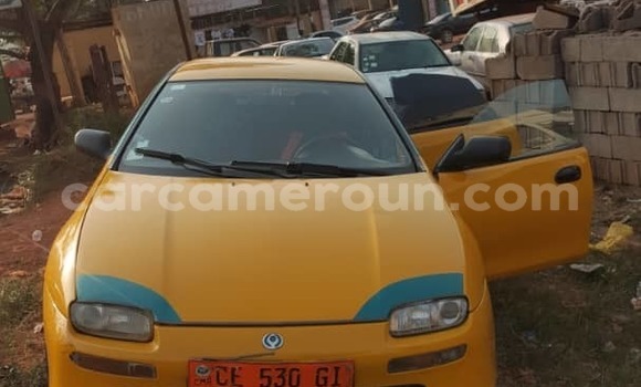 Sayi Na hannu Mazda 323 Sauran Mota in Yaounde a Babban Kamaru