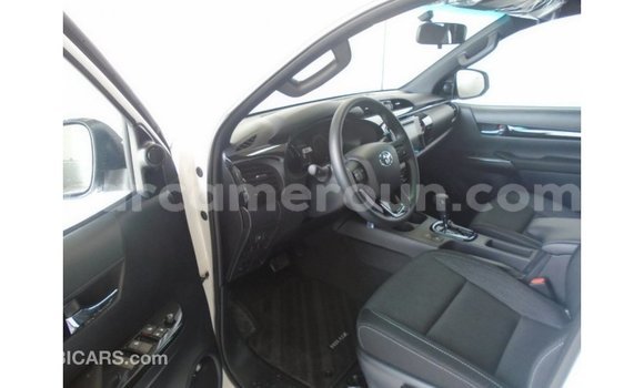 Acheter Import Voiture Toyota Hilux Blanc à Import - Dubai, Adamawa Acheter Import Voiture Toyota Hilux Blanc à Import - Dubai, Adamawa