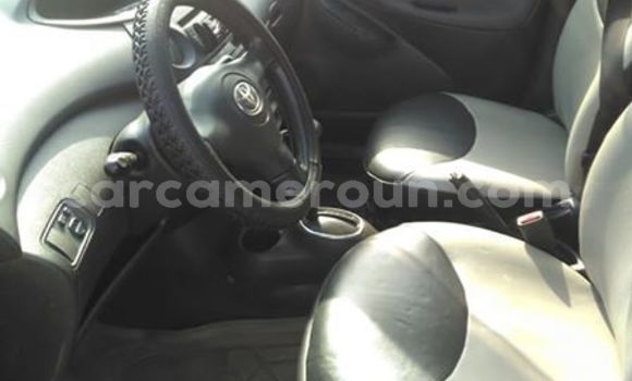 Sayi Na hannu Toyota Yaris Blue Mota in Yaounde a Babban Kamaru Sayi Na hannu Toyota Yaris Blue Mota in Yaounde a Babban Kamaru