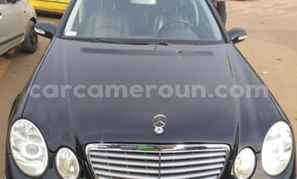 Sayi Na hannu Mercedes‒Benz E-klasse Black Mota in Yaounde a Babban Kamaru Sayi Na hannu Mercedes‒Benz E-klasse Black Mota in Yaounde a Babban Kamaru