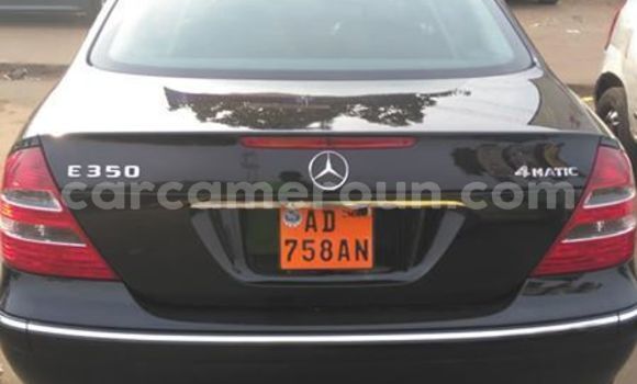 Sayi Na hannu Mercedes‒Benz E-klasse Black Mota in Yaounde a Babban Kamaru Sayi Na hannu Mercedes‒Benz E-klasse Black Mota in Yaounde a Babban Kamaru