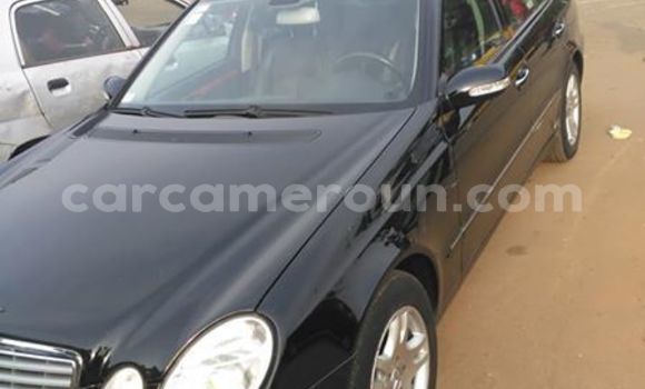 Sayi Na hannu Mercedes‒Benz E-klasse Black Mota in Yaounde a Babban Kamaru Sayi Na hannu Mercedes‒Benz E-klasse Black Mota in Yaounde a Babban Kamaru