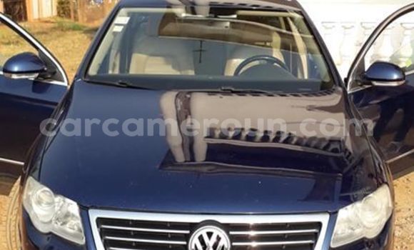 Sayi Na hannu Volkswagen Passat Blue Mota in Yaounde a Babban Kamaru