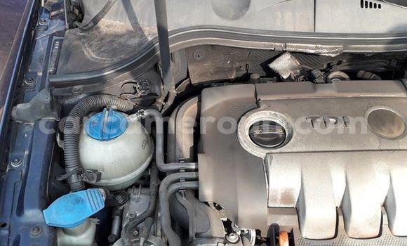 Sayi Na hannu Volkswagen Passat Blue Mota in Yaounde a Babban Kamaru Sayi Na hannu Volkswagen Passat Blue Mota in Yaounde a Babban Kamaru