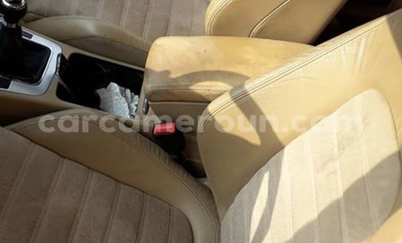 Sayi Na hannu Volkswagen Passat Blue Mota in Yaounde a Babban Kamaru Sayi Na hannu Volkswagen Passat Blue Mota in Yaounde a Babban Kamaru