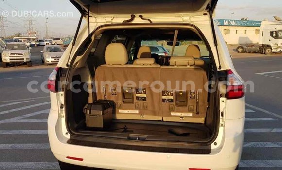 Acheter Import Voiture Toyota Sienna Blanc à Import - Dubai, Adamawa Acheter Import Voiture Toyota Sienna Blanc à Import - Dubai, Adamawa