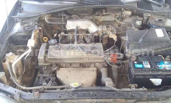 Sayi Na hannu Toyota Avensis Black Mota in Yaounde a Babban Kamaru Sayi Na hannu Toyota Avensis Black Mota in Yaounde a Babban Kamaru