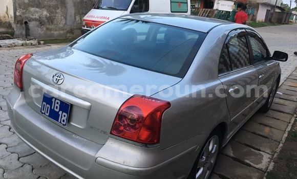 Sayi Na hannu Toyota Avensis Azurfa Mota in Douala a Ƙasar Kamaru Sayi Na hannu Toyota Avensis Azurfa Mota in Douala a Ƙasar Kamaru
