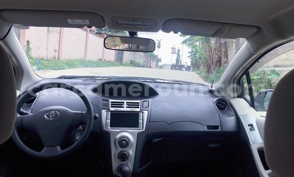 Sayi Na hannu Toyota Yaris Azurfa Mota in Douala a Ƙasar Kamaru Sayi Na hannu Toyota Yaris Azurfa Mota in Douala a Ƙasar Kamaru