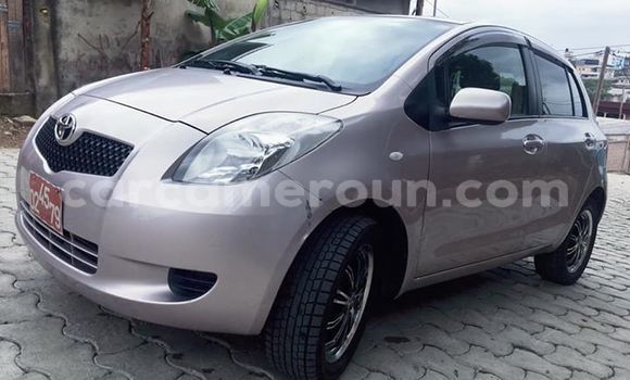 Sayi Na hannu Toyota Yaris Azurfa Mota in Douala a Ƙasar Kamaru Sayi Na hannu Toyota Yaris Azurfa Mota in Douala a Ƙasar Kamaru