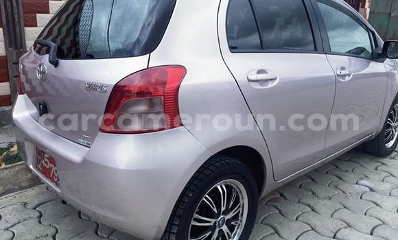 Sayi Na hannu Toyota Yaris Azurfa Mota in Douala a Ƙasar Kamaru Sayi Na hannu Toyota Yaris Azurfa Mota in Douala a Ƙasar Kamaru