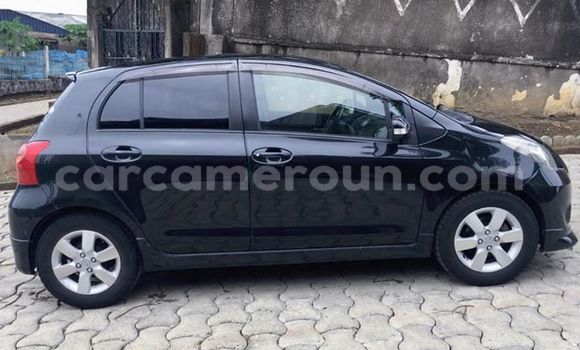 Sayi Na hannu Toyota Yaris Black Mota in Douala a Ƙasar Kamaru Sayi Na hannu Toyota Yaris Black Mota in Douala a Ƙasar Kamaru