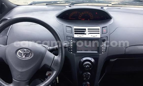 Sayi Na hannu Toyota Yaris Black Mota in Douala a Ƙasar Kamaru Sayi Na hannu Toyota Yaris Black Mota in Douala a Ƙasar Kamaru