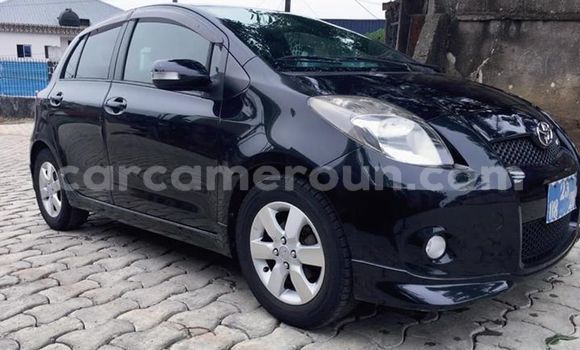 Sayi Na hannu Toyota Yaris Black Mota in Douala a Ƙasar Kamaru Sayi Na hannu Toyota Yaris Black Mota in Douala a Ƙasar Kamaru