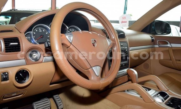 Acheter Import Voiture Porsche Cayenne Vert à Import - Dubai, Adamawa Acheter Import Voiture Porsche Cayenne Vert à Import - Dubai, Adamawa
