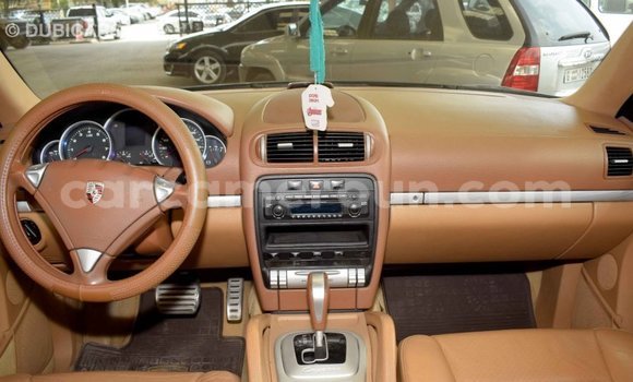 Acheter Import Voiture Porsche Cayenne Vert à Import - Dubai, Adamawa Acheter Import Voiture Porsche Cayenne Vert à Import - Dubai, Adamawa