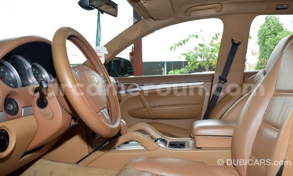 Acheter Import Voiture Porsche Cayenne Vert à Import - Dubai, Adamawa Acheter Import Voiture Porsche Cayenne Vert à Import - Dubai, Adamawa