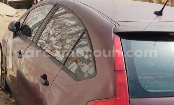 Sayi Na hannu Citroen C4 Red Mota in Douala a Ƙasar Kamaru