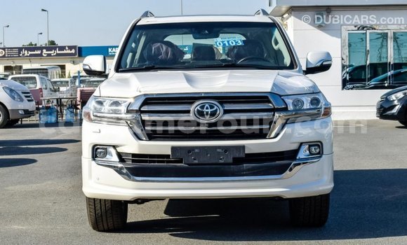 Acheter Import Voiture Toyota Land Cruiser Blanc à Import - Dubai, Adamawa Acheter Import Voiture Toyota Land Cruiser Blanc à Import - Dubai, Adamawa