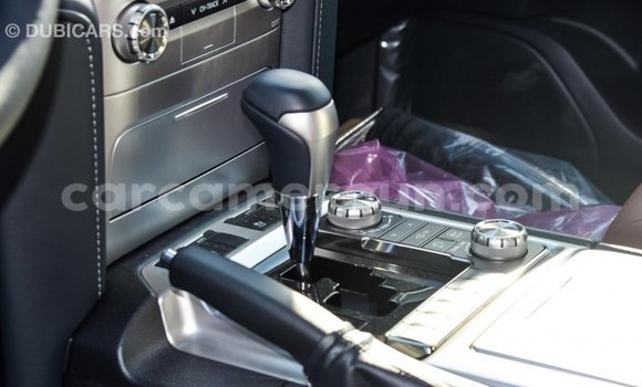 Acheter Import Voiture Toyota Land Cruiser Blanc à Import - Dubai, Adamawa Acheter Import Voiture Toyota Land Cruiser Blanc à Import - Dubai, Adamawa
