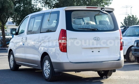 Acheter Import Voiture Hyundai Accent Blanc à Import - Dubai, Adamawa Acheter Import Voiture Hyundai Accent Blanc à Import - Dubai, Adamawa