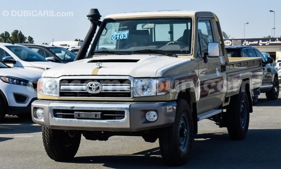 Acheter Import Voiture Toyota Land Cruiser Beige à Import - Dubai, Adamawa Acheter Import Voiture Toyota Land Cruiser Beige à Import - Dubai, Adamawa