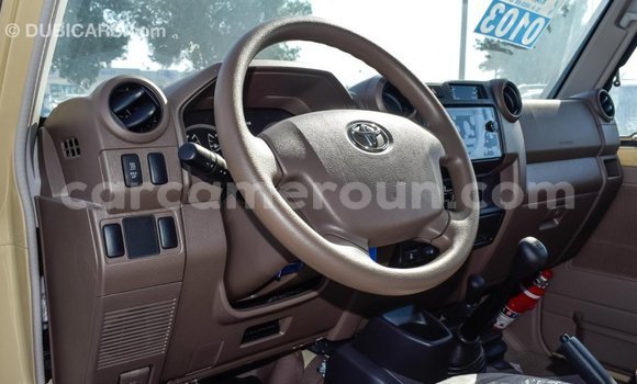 Acheter Import Voiture Toyota Land Cruiser Beige à Import - Dubai, Adamawa Acheter Import Voiture Toyota Land Cruiser Beige à Import - Dubai, Adamawa