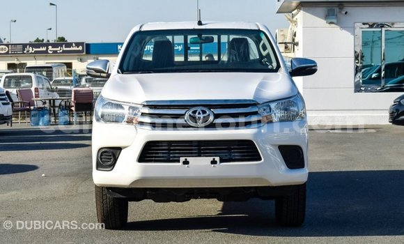 Acheter Import Voiture Toyota Hilux Blanc à Import - Dubai, Adamawa Acheter Import Voiture Toyota Hilux Blanc à Import - Dubai, Adamawa