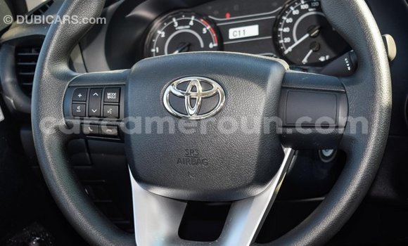 Acheter Import Voiture Toyota Hilux Blanc à Import - Dubai, Adamawa Acheter Import Voiture Toyota Hilux Blanc à Import - Dubai, Adamawa