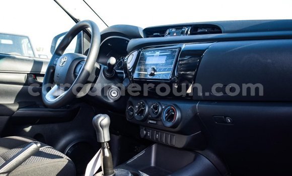 Acheter Import Voiture Toyota Hilux Blanc à Import - Dubai, Adamawa Acheter Import Voiture Toyota Hilux Blanc à Import - Dubai, Adamawa