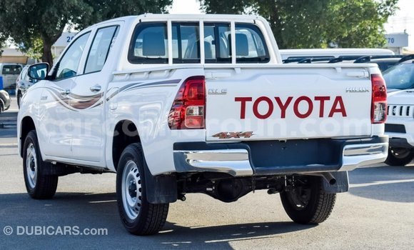 Acheter Import Voiture Toyota Hilux Blanc à Import - Dubai, Adamawa Acheter Import Voiture Toyota Hilux Blanc à Import - Dubai, Adamawa