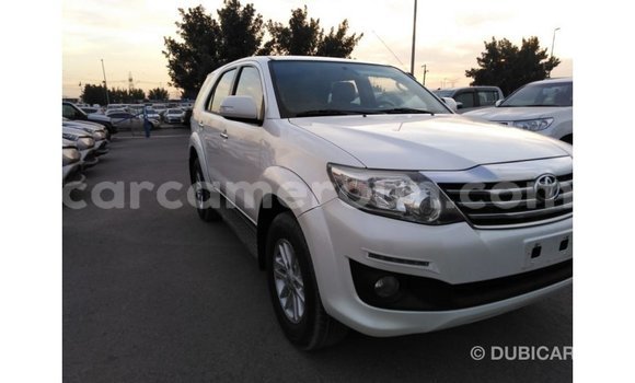 Acheter Import Voiture Toyota Fortuner Blanc à Import - Dubai, Adamawa Acheter Import Voiture Toyota Fortuner Blanc à Import - Dubai, Adamawa
