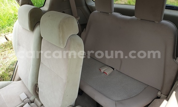 Sayi Na hannu Toyota Corolla Verso Brown Mota in Yaounde a Babban Kamaru Sayi Na hannu Toyota Corolla Verso Brown Mota in Yaounde a Babban Kamaru