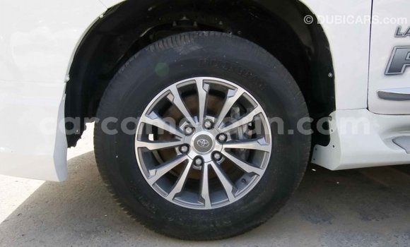 Acheter Import Voiture Toyota Prado Blanc à Import - Dubai, Adamawa Acheter Import Voiture Toyota Prado Blanc à Import - Dubai, Adamawa
