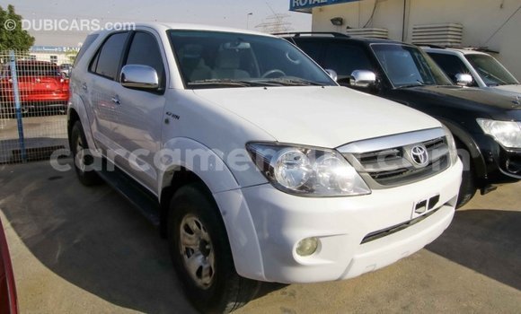 Acheter Import Voiture Toyota Fortuner Blanc à Import - Dubai, Adamawa Acheter Import Voiture Toyota Fortuner Blanc à Import - Dubai, Adamawa