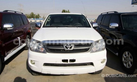 Acheter Import Voiture Toyota Fortuner Blanc à Import - Dubai, Adamawa Acheter Import Voiture Toyota Fortuner Blanc à Import - Dubai, Adamawa
