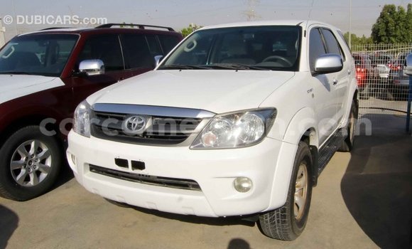 Acheter Import Voiture Toyota Fortuner Blanc à Import - Dubai, Adamawa Acheter Import Voiture Toyota Fortuner Blanc à Import - Dubai, Adamawa