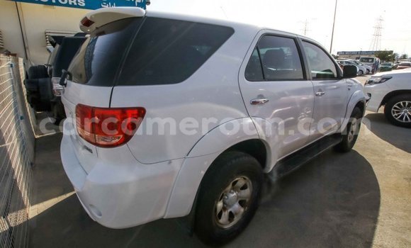Acheter Import Voiture Toyota Fortuner Blanc à Import - Dubai, Adamawa Acheter Import Voiture Toyota Fortuner Blanc à Import - Dubai, Adamawa